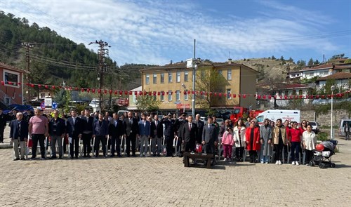 İlçemizde de, 23 Nisan Ulusal Egemenlik ve Çocuk Bayramı Törenlerle Kutlandı.
